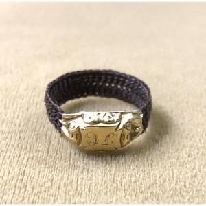 "sentimental" Ring / Mourning Jewelry In Braided Hair And 18-karat Gold - Late 19th Century