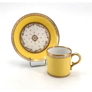 Manufacture Du Duc d'Angoulême - Yellow And Gold Paris Porcelain Litron Cup