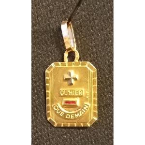 "more Than Yesterday Less Than Tomorrow". Pendant 18kt Yellow Gold. Orfèvre Augis