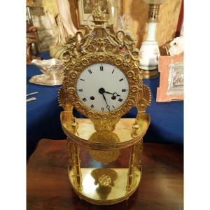 Élégante Pendule Bronze Doré Modèle 1830 époque 1850 