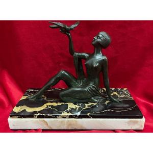 Elegant 1930 Art Deco Bronze Statue At La Colombe