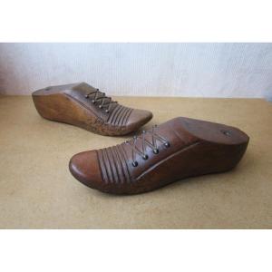 Original Pair Of Wooden Shoe Forms Shoemaker's Tool Object Late 19th Or Early 20th Century