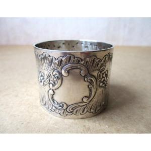 Antique Sterling Silver Napkin Ring With Floral Design And Blank Cartouche. 41 Grams.