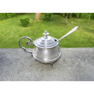 Nineteenth-century Silver And Vermeil Mustard Pot Monogrammed With The Initials L And D Interlaced.