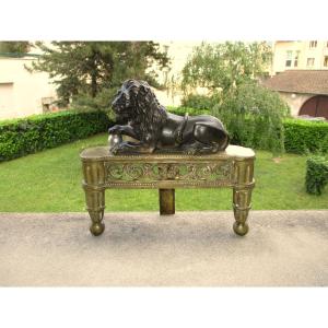 Beautiful Double Patina Bronze Chenet Head Representing A Reclining Medici Lion From The 19th Century.