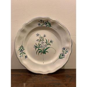 Epinal Earthenware Dish Decorated With Cornflowers, 18th Century