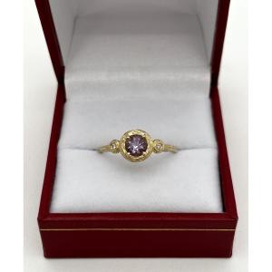 18 Carat Gold Ring With Amethyst And Diamonds
