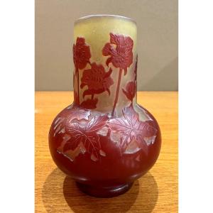 Art Nouveau Vase In Multi-layered Glass With Floral Decoration - Gallé
