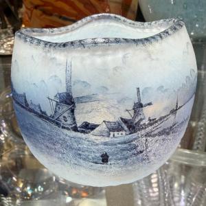 Daum Nancy – Opalescent Enamelled Glass Vase, Dutch Landscape Decor