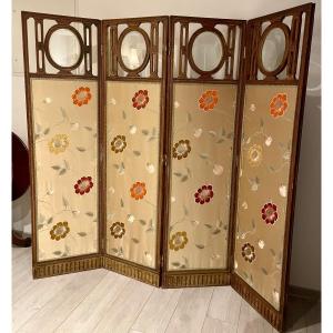 4 Panel Screen