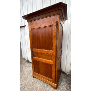 Vendée Cabinet Called “standing Man” In Pear Wood Dated: 1876