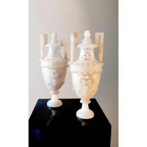 Pair Of Antique Vases In Carved Alabaster, Grand Tour, First Half Of The 19th Century.
