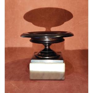 Small Turned Wooden Bowl On A Marble Base, A Masterful Object From The Early 19th Century.