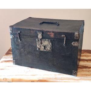 High Period Leather Box Decorated On A Wooden Core, France, 17th Century
