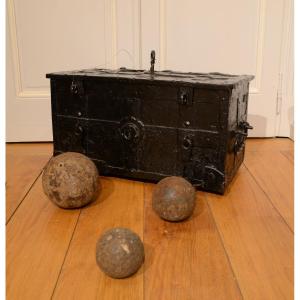 Privateer Chest. Late Seventeenth Or Early Eighteenth Century.