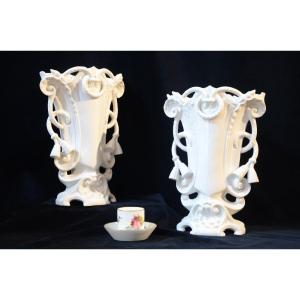 Pair Of Porcelain Vases. Nineteenth Century.