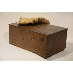 Wedding Box. Nineteenth Century.