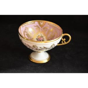 Porcelain Cup. Mid-nineteenth Century.