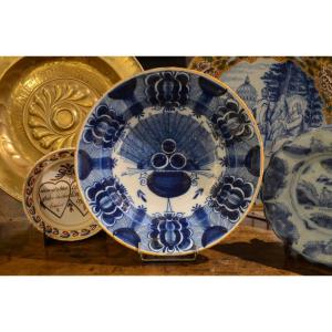 Delft Plate. Eighteenth Century.