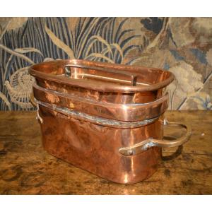 Beautiful Stewpot. Early Nineteenth Century.