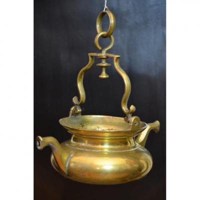 In Bronze Candelite.dix-seventh Century.