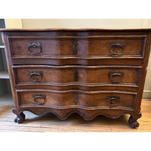Molded Walnut Crossbow Chest Of Drawers - Rhône Valley, Louis XV Period 18th Century