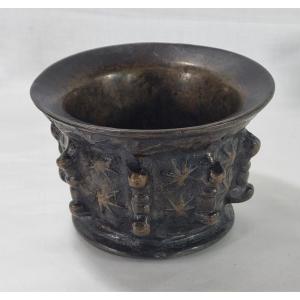 Antique Spanish Bronze Mortar From The 16th-17th Century With Star Decoration