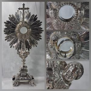 French Baroque Silver Monstrance, Decorated With Sunbeams And Angels' Heads, 56 Cm, 1850