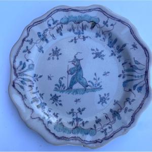18th-century Faience Plate From Bordeaux With Asian Orientalist Decoration 