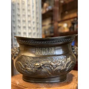 Important Oval-shaped Bronze Planter . Japon 