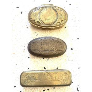 3 Dutch Snuff Boxes In Embossed And Engraved Brass, 18th Century