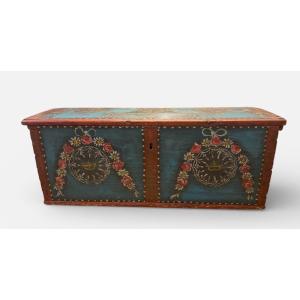 Late 18th Century Swedish Wedding Chest In Polychrome Pine