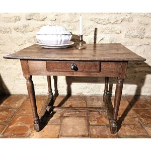 Louis XIII Table, Table.