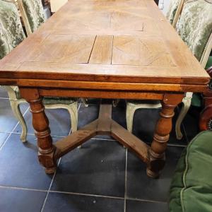 Oak Table