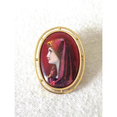 Brooch 18 Carat Gold Limoges Enamels R. Restoueix, Fabiola