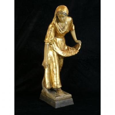Large Terracotta Statue Goldscheider `` Gleaner '' Golden Patina