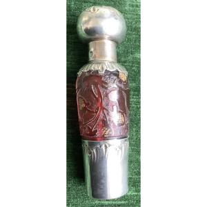 Silver Alhool Bottle With Multi-layer Glass Pate