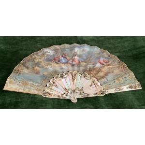 Family Scene Fan Mounted In Mother-of-pearl Dècor Engraved With Gold And Silver Flowers