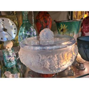 “primèvres” Opalescent White Glass Box By René Lalique Created In 1927.