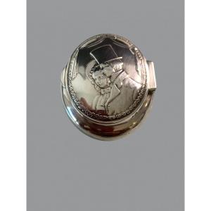 Oval Pill Box In Silver Metal