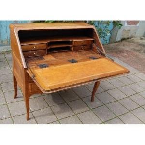 Bureau A Slope D Louis XVI In Walnut From The 18th Century