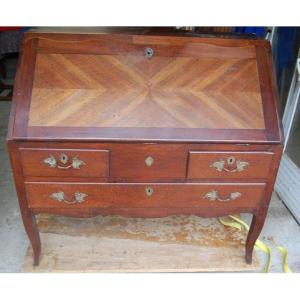 Louis XVI Period Sloping Desk In Walnut From The 18th Century