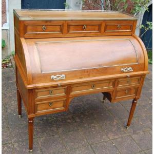 Louis XVI Period Walnut Desk From The 18th Century