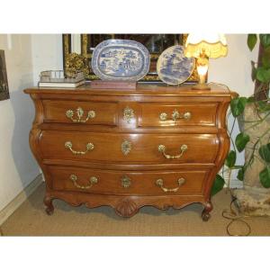 18th Century Chest Of Drawers In Walnut From The South West With 4 Drawers