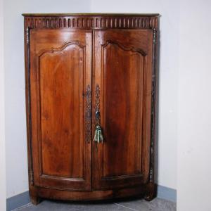18th Century Walnut Corner Cabinet