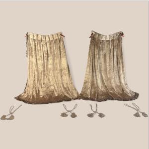 Pair Of Chiseled Silk Velvet Curtains, Bordered With Braids And Accompanied By Their Tiebacks