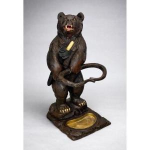Important Carved Wooden Umbrella Stand From The Black Forest Depicting A Bear - Late 19th Century