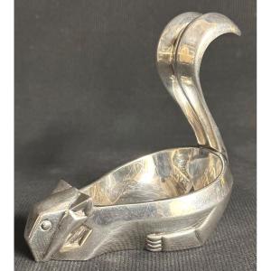 Antoinette De Ribes 1892-1972 For Christofle écureuil Drageoir Hazelnut Holder In Very Good Condition