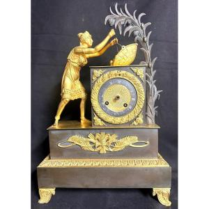 Rare Clock Called The Negro Atala Picking Fruits In Bronze With Very Beautiful Patina Early 19th Century