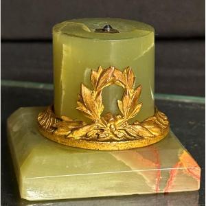 19th Century Base / Base In Veined Onyx Bronze Laurel Wreath In Very Good Condition 
